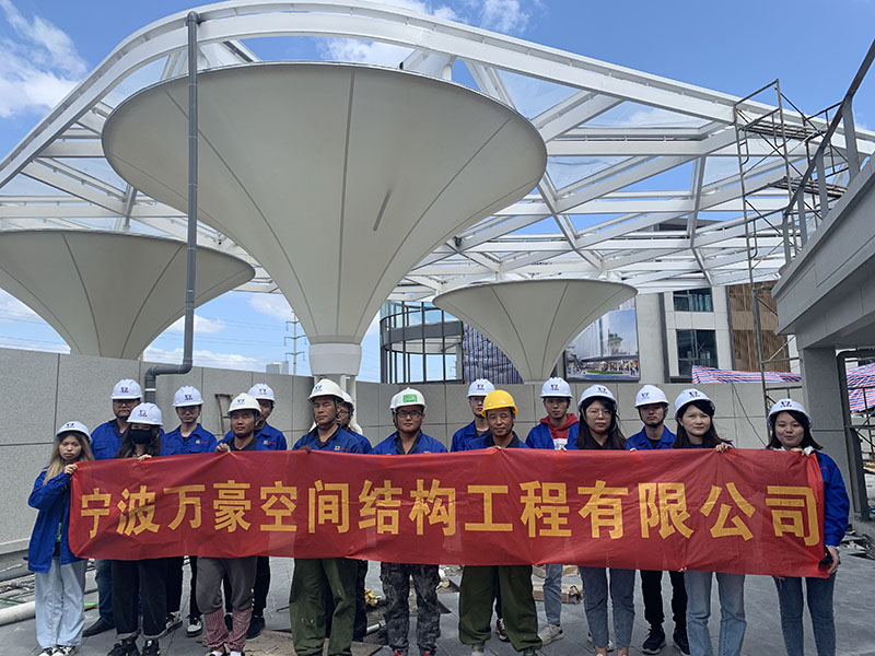 萬(wàn)豪空間結(jié)構(gòu)員工到臺(tái)州大板橋ETFE氣枕天幕項(xiàng)目、溫州鐵定溜溜樂(lè)園ETFE天幕及PTFE景觀傘膜結(jié)構(gòu)工項(xiàng)目學(xué)習(xí)交