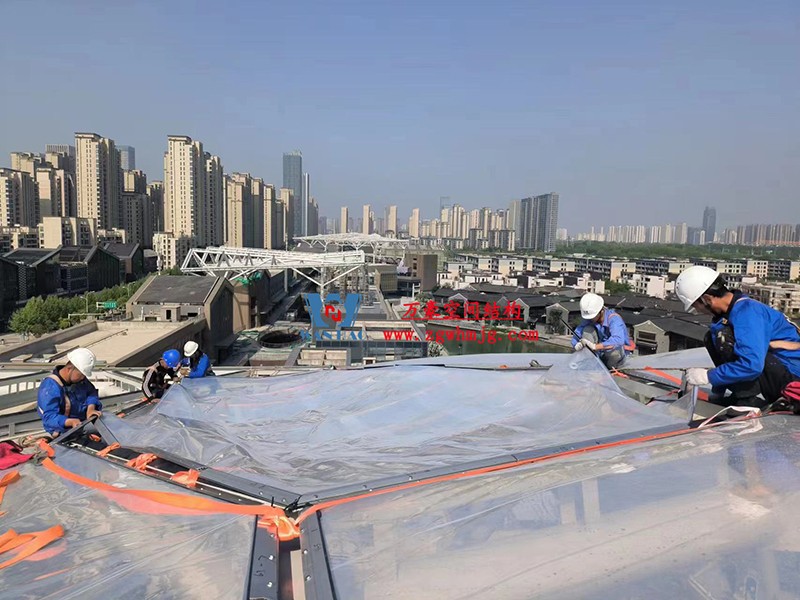 勞動最光榮，致敬一線工作者！