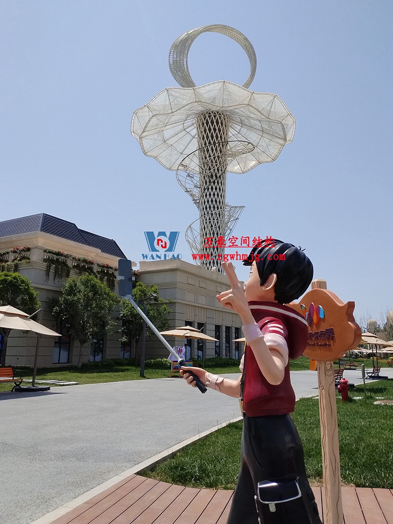 身姿輕盈，造型優(yōu)美的膜結(jié)構(gòu)建筑