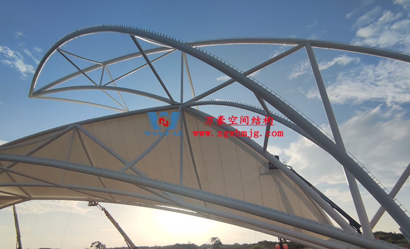 膜結(jié)構(gòu)大門出入口的優(yōu)勢特點 膜結(jié)構(gòu)大門出入口的優(yōu)勢特點