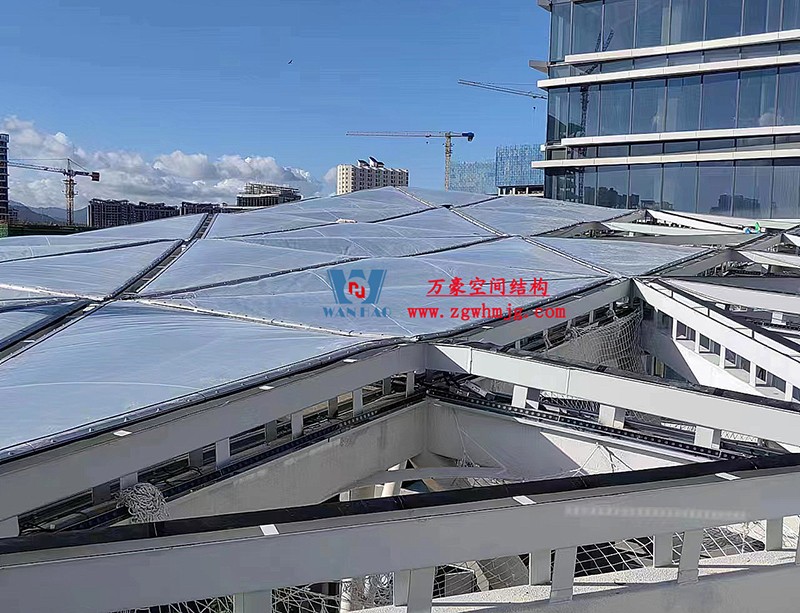 縱使烈日炎炎，腳步從未止歇！海南這個ETFE氣枕膜項目施工進度有最新消息