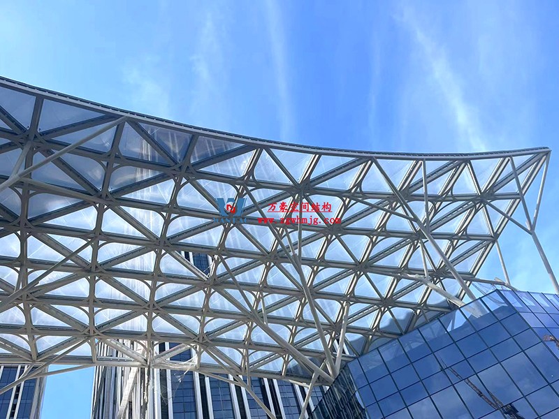 縱使烈日炎炎，腳步從未止歇！海南這個ETFE氣枕膜項目施工進度有最新消息