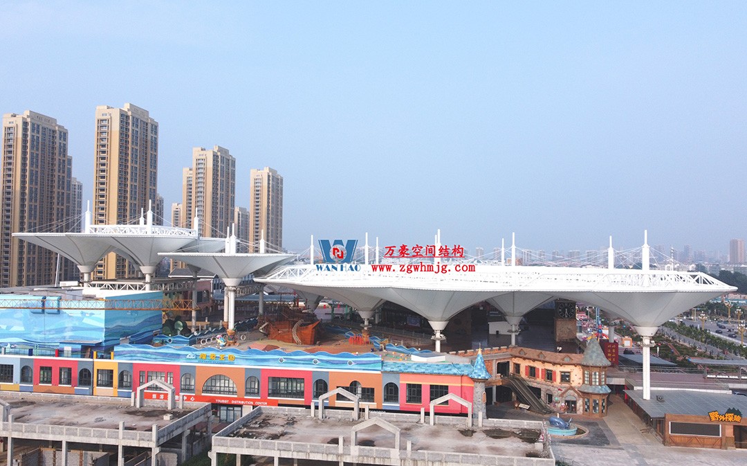 有骨骼、有皮膚的PTFE膜結(jié)構(gòu)建筑