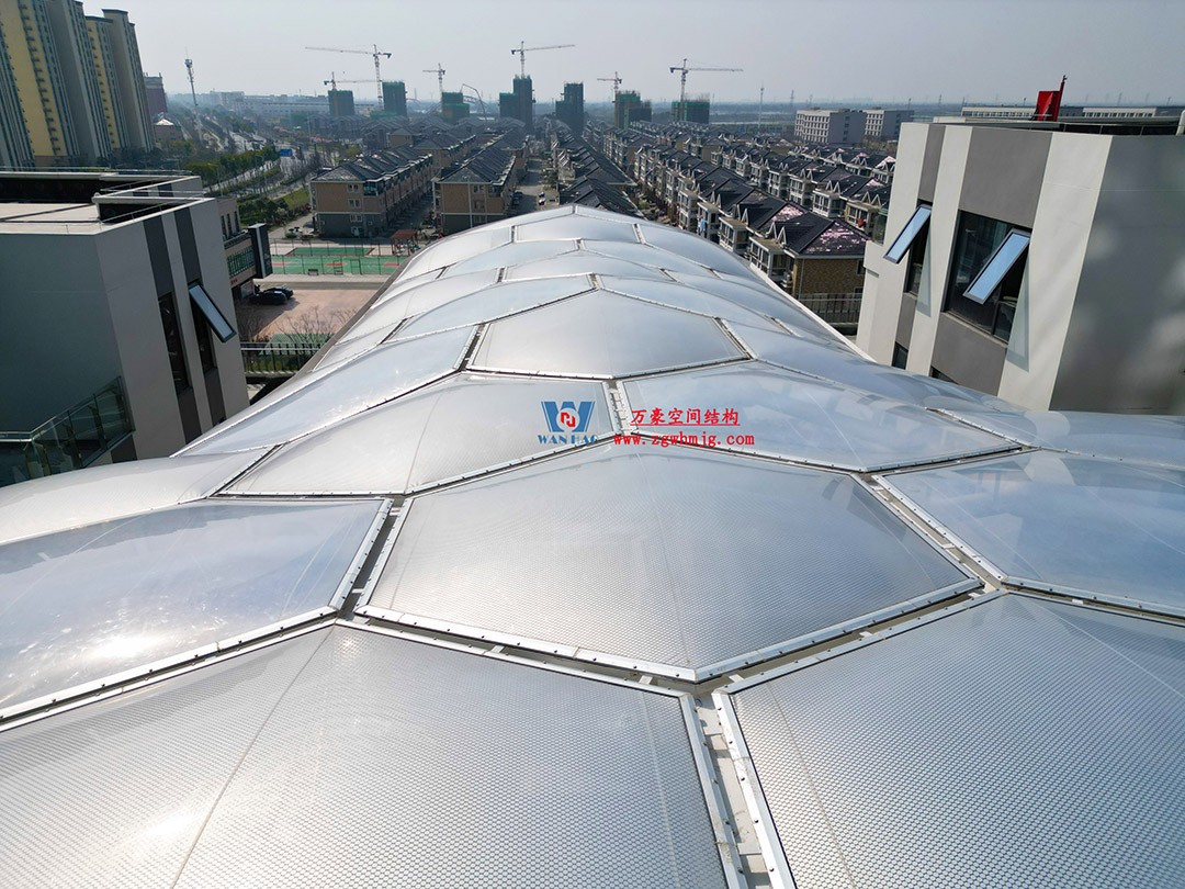 已完工，這個ETFE氣枕商業(yè)天幕閃亮登場！