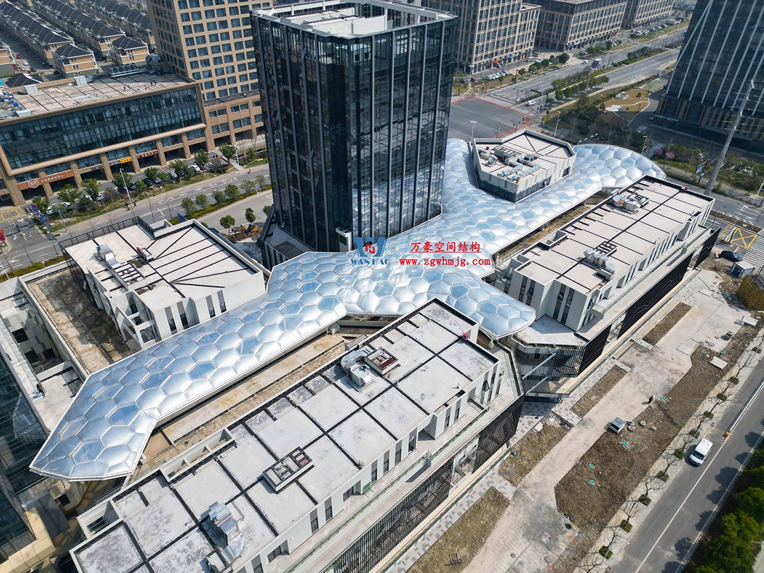 已完工，這個ETFE氣枕商業(yè)天幕閃亮登場！
