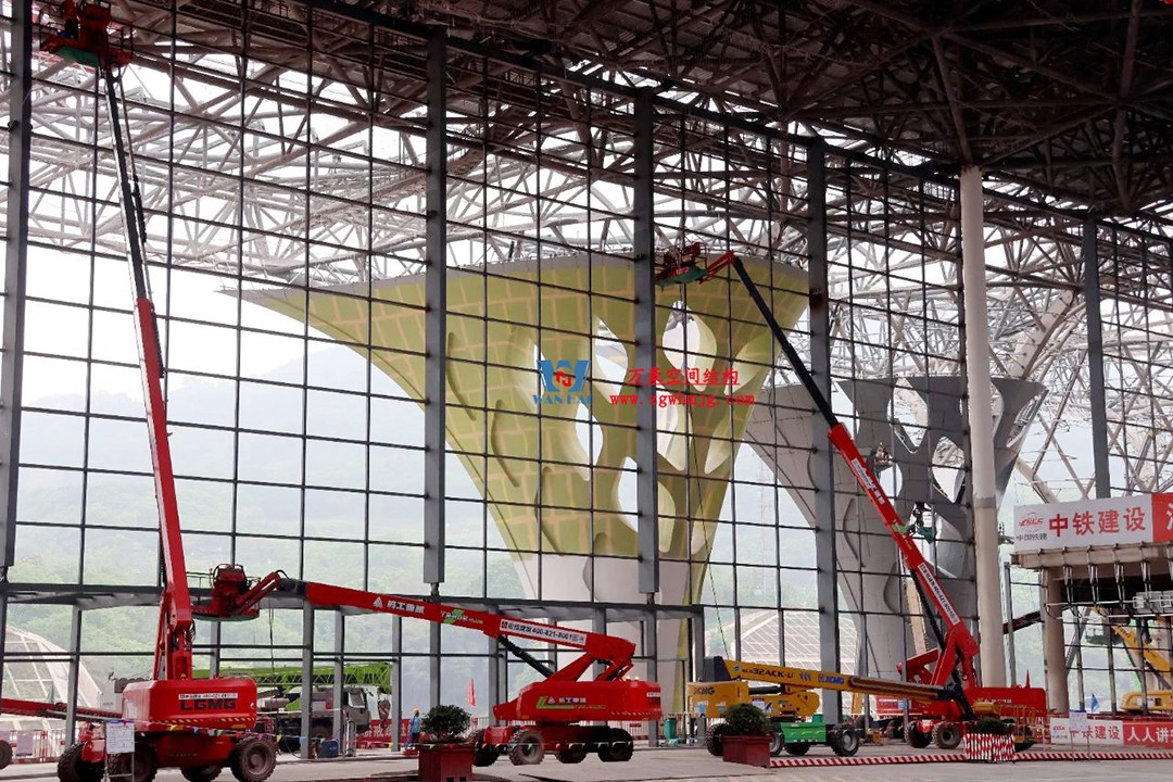 提檔提速，ETFE氣枕膜結(jié)構(gòu)天窗正在火熱施工安裝中