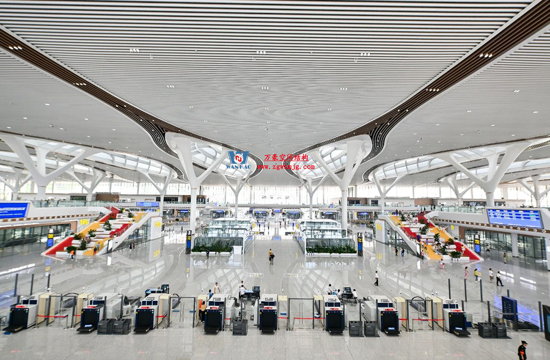 重慶東站：揭開(kāi)“西部高鐵新地標(biāo)”神秘面紗