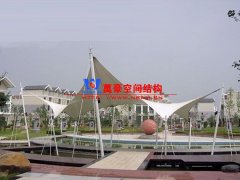 膜結構遮陽棚有哪些特點？哪些場所可以使用膜結構遮陽蓬？