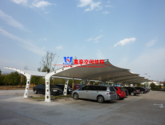 膜結構車棚建筑與傳統(tǒng)結構對比有哪些不同點？