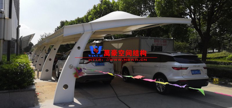 萬(wàn)豪膜結(jié)構(gòu)車(chē)棚