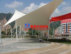 膜結(jié)構(gòu)遮陽雨棚技術(shù)優(yōu)勢(shì)分析介紹